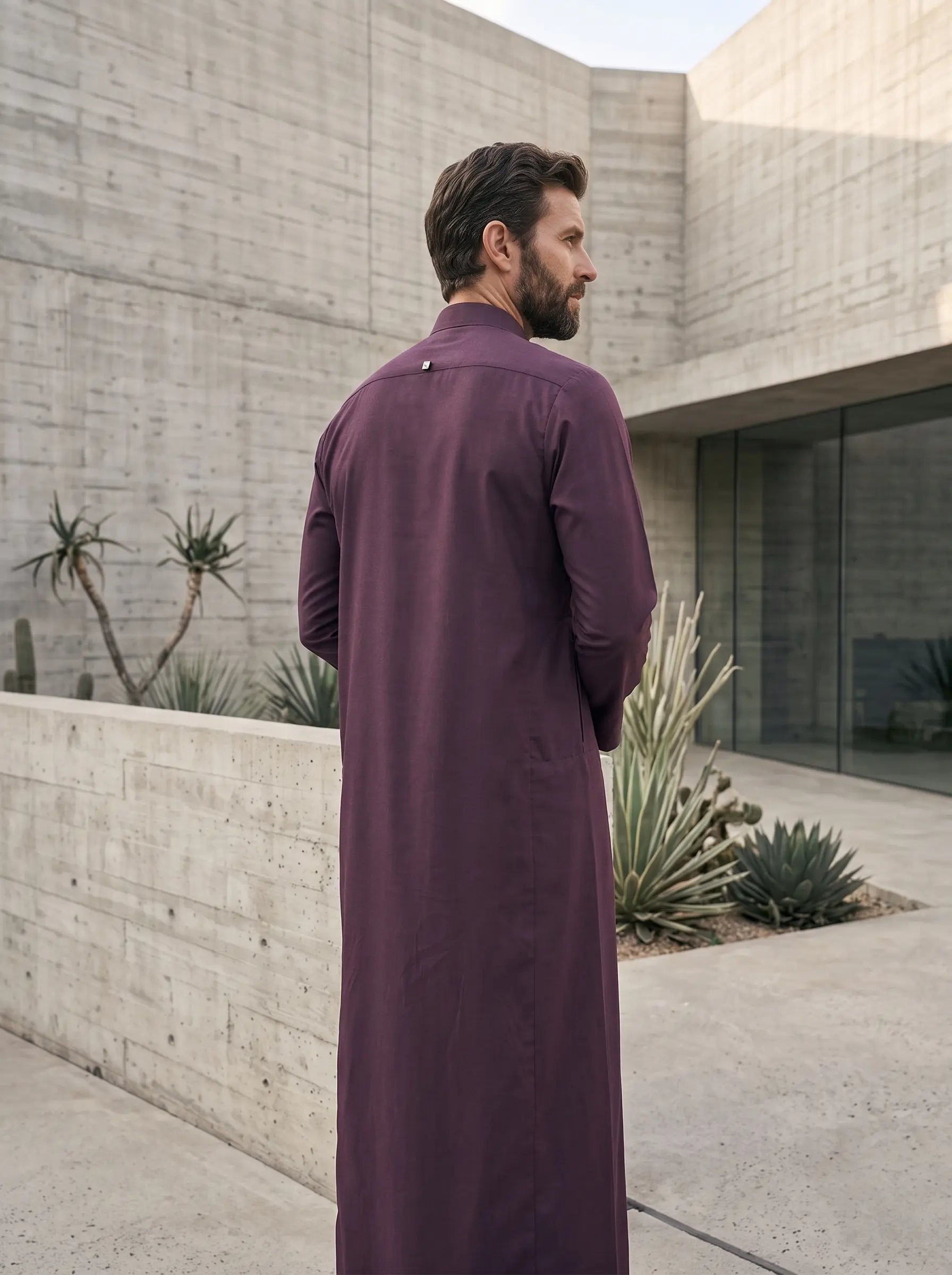Premium Minimalist Maroon Thobe