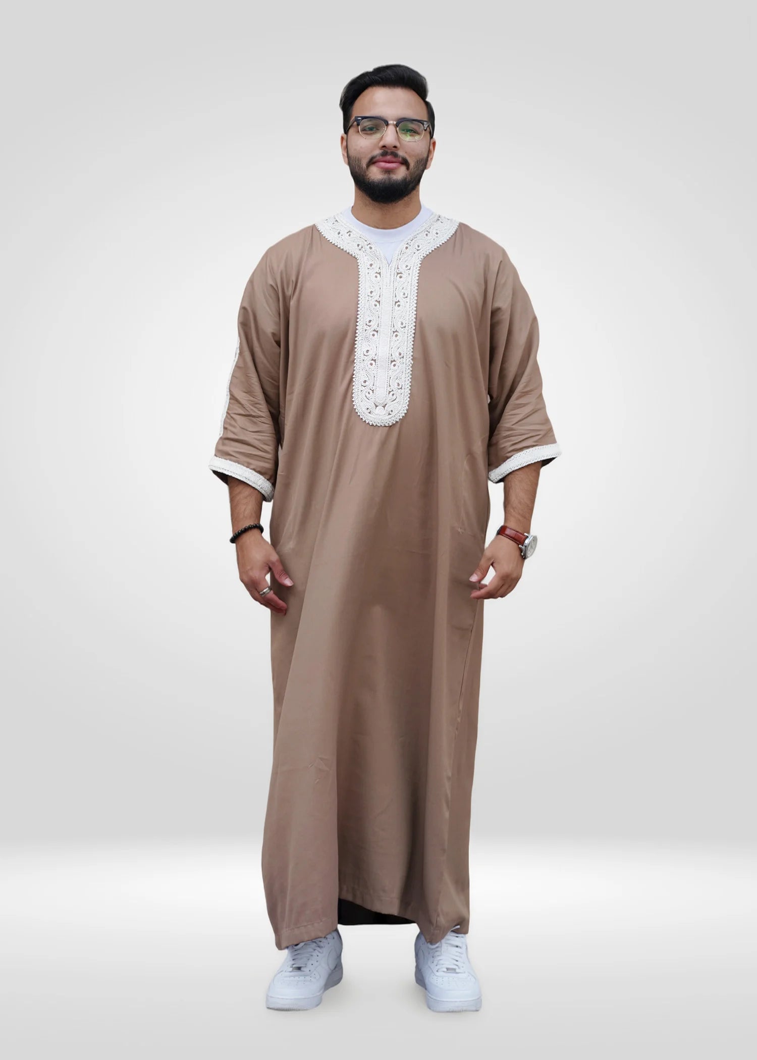 Front view of the Beige & White Moroccan Thobe showing the warm color and relaxed fit