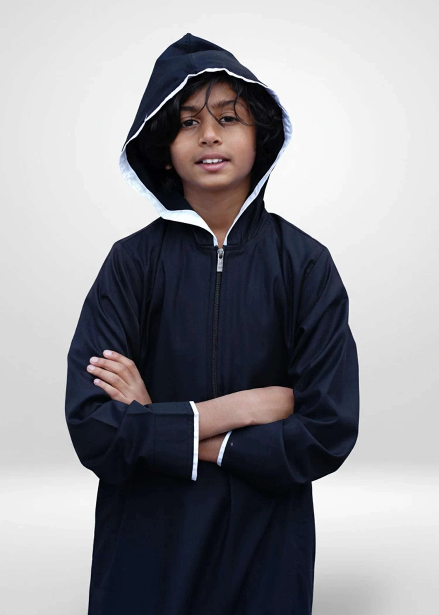 Black hoodie thobe with white piping trim for boys, hood and zip detail
