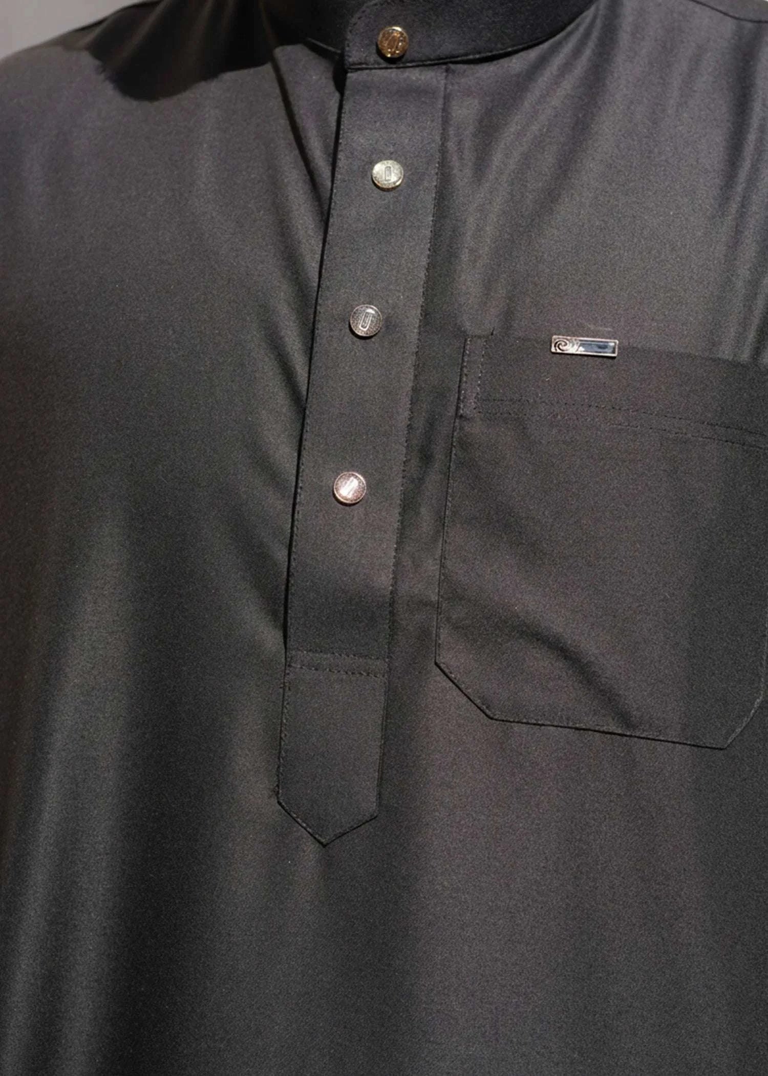 Black thobe with mandarin collar for men, buttoned placket in close detail