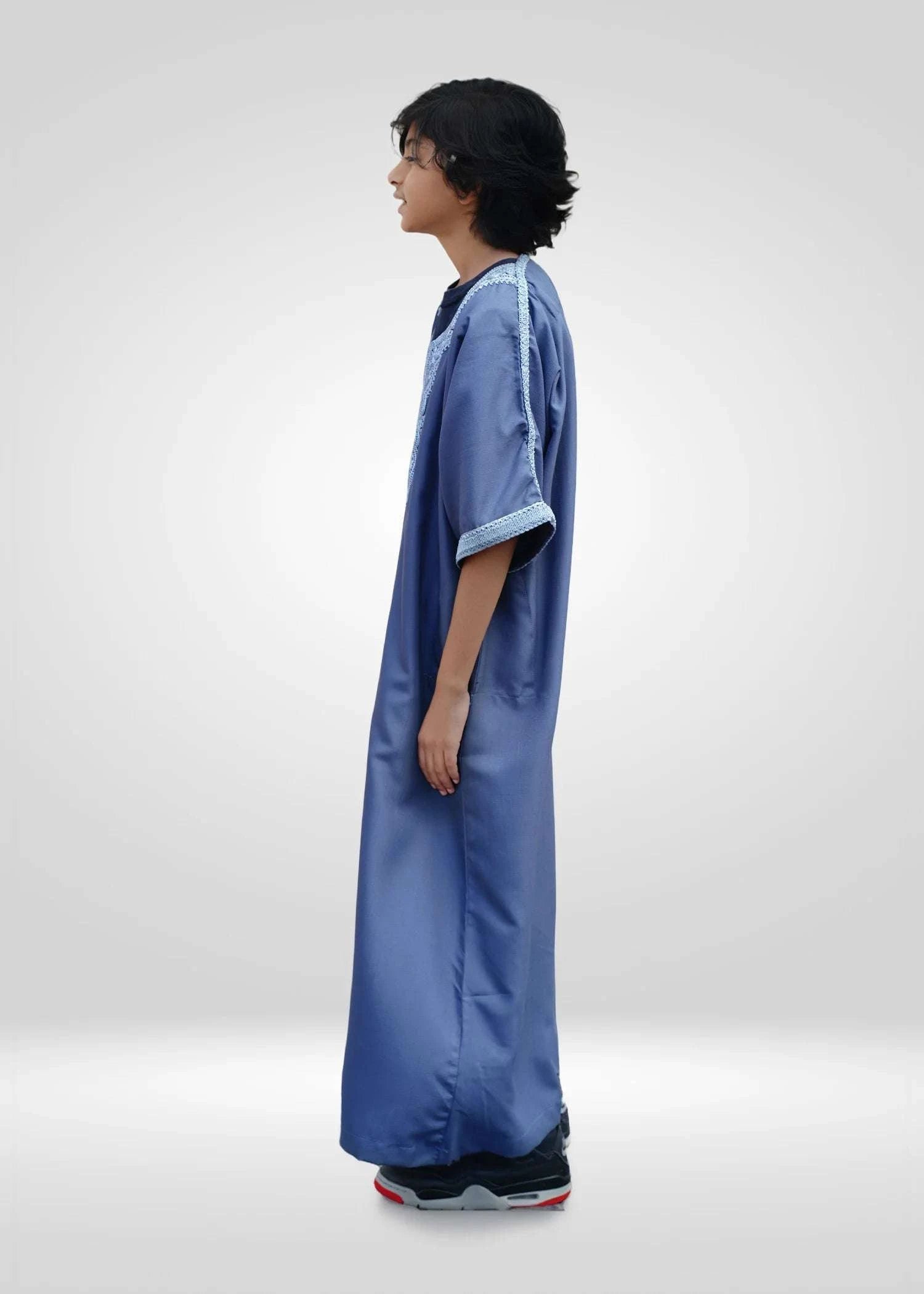 Blue Moroccan thobe for boys, close-up of the sleeve cuff