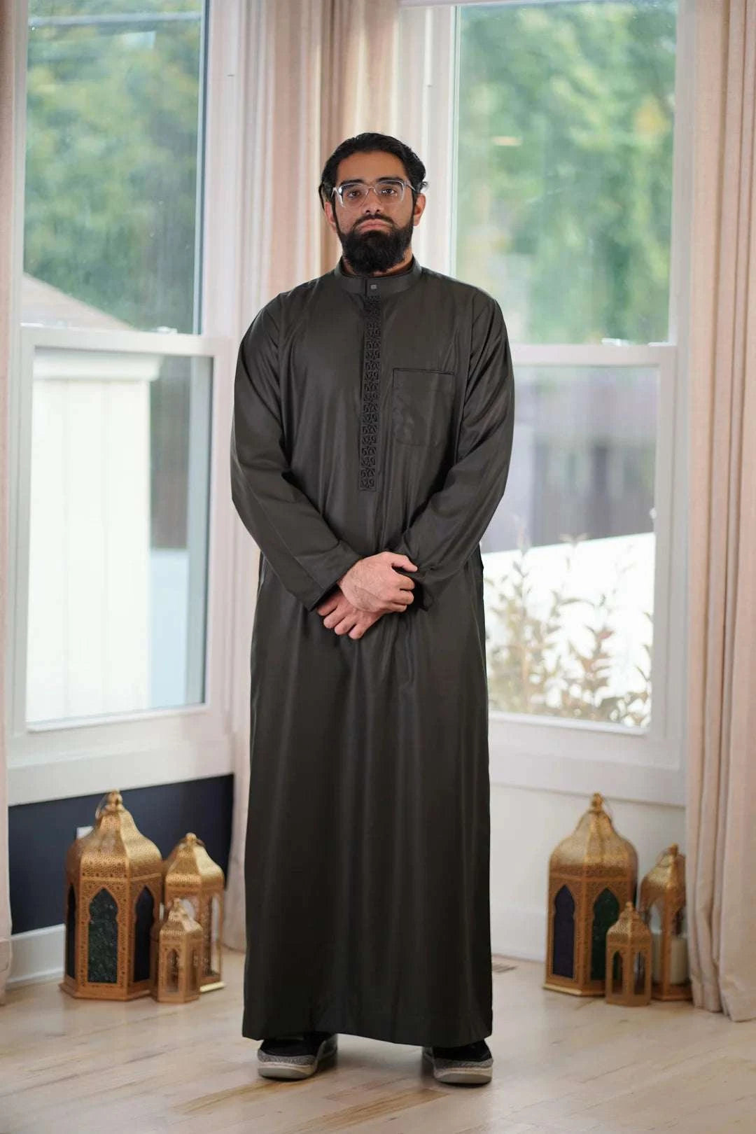 Charcoal black embroidered thobe with mandarin collar for men, back view