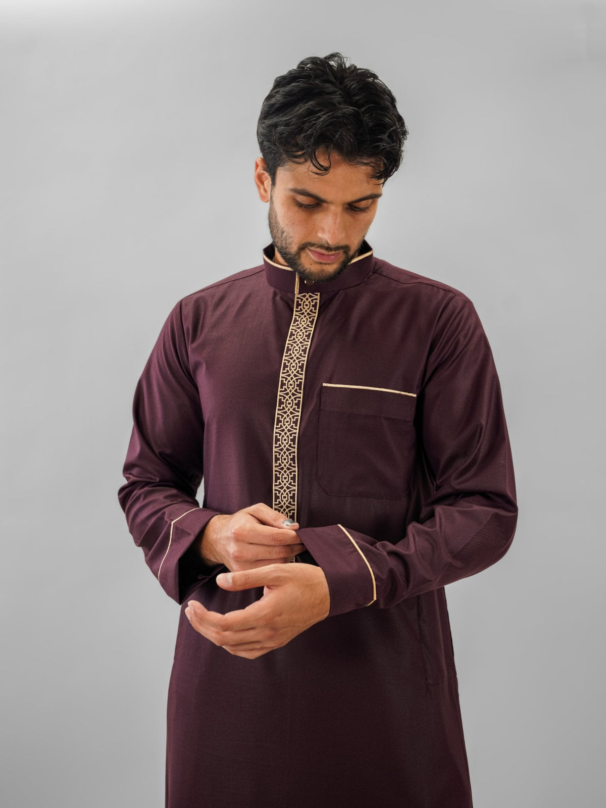 Maroon executive bronze embroidery thobe for men, another view of the full length