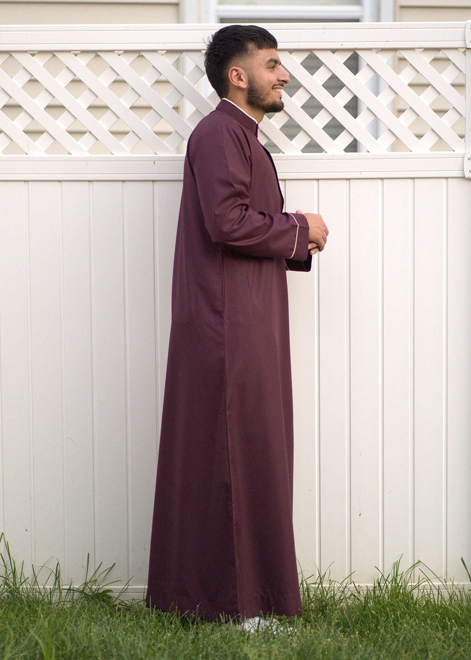 Maroon and gold embroidered thobe with mandarin collar for men, sleeve cuff detail