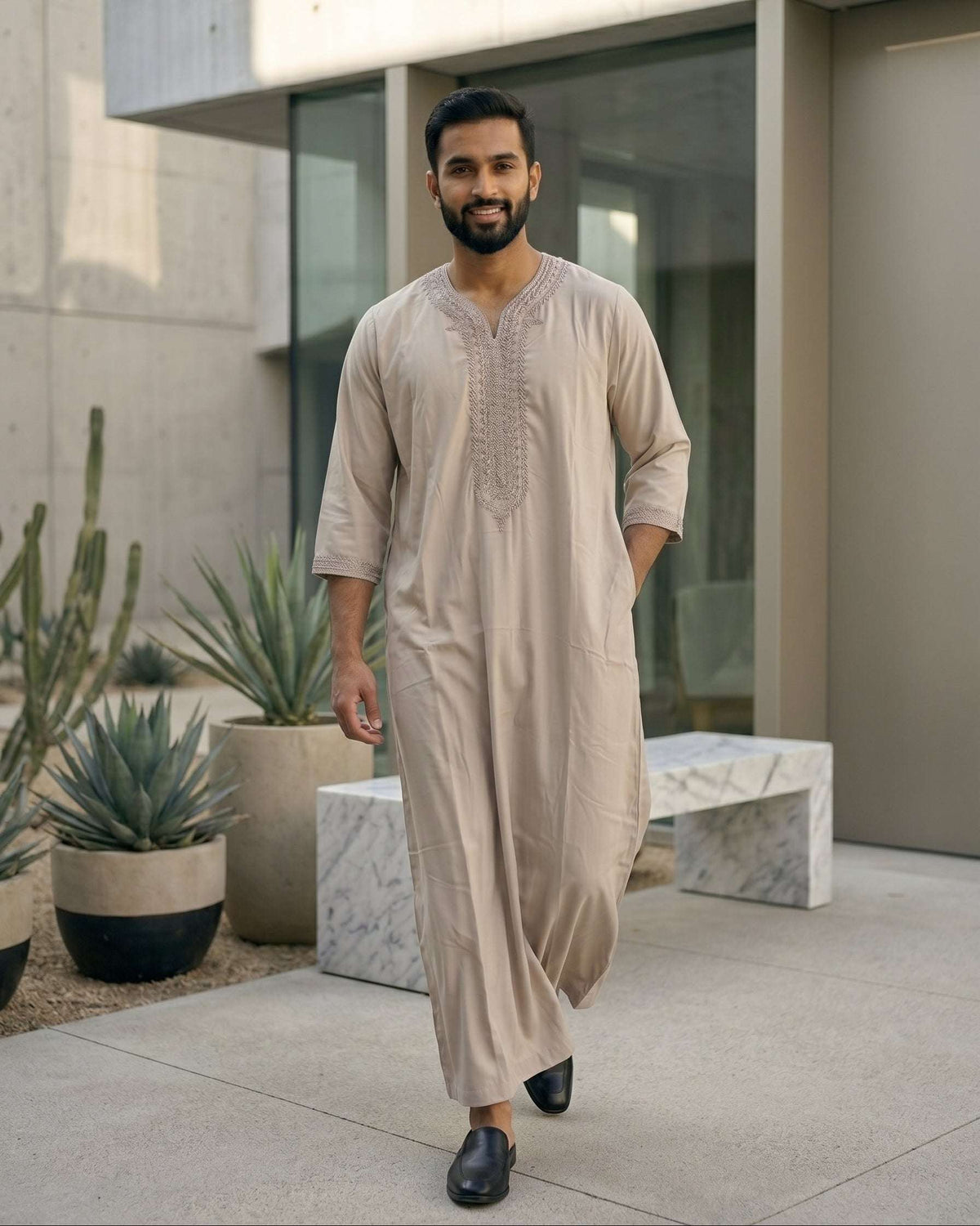 Sand beige Moroccan gandora with three-quarter sleeves for men, side profile view