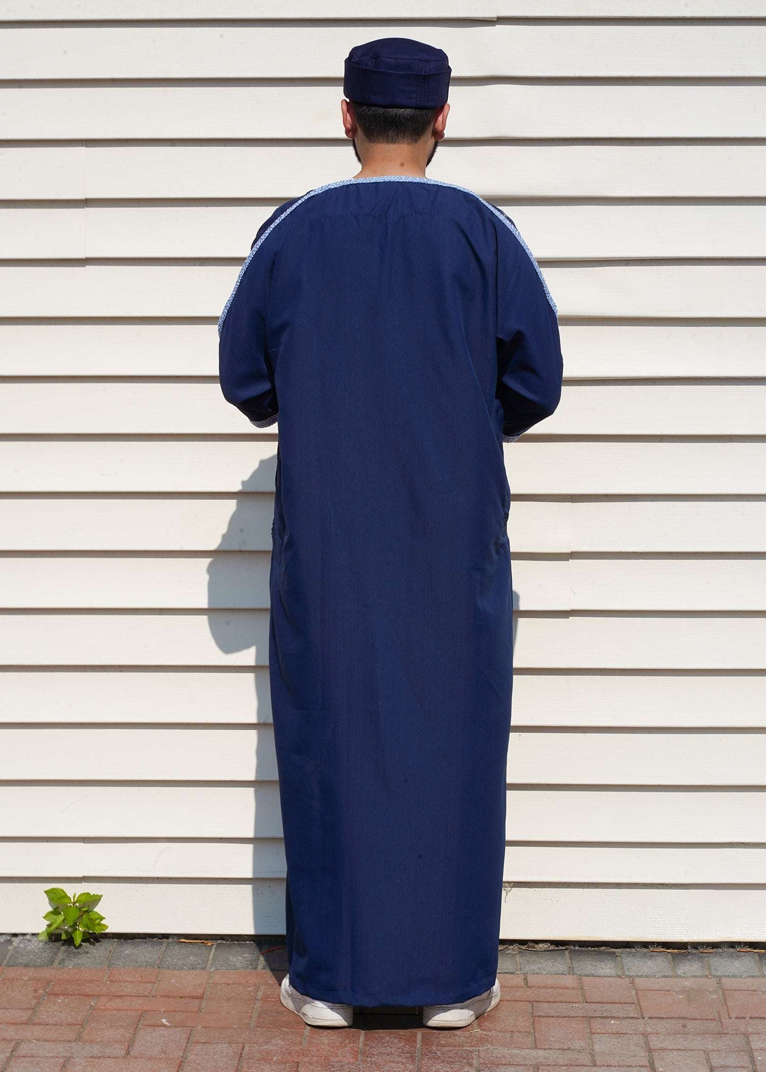Blue Moroccan thobe side view