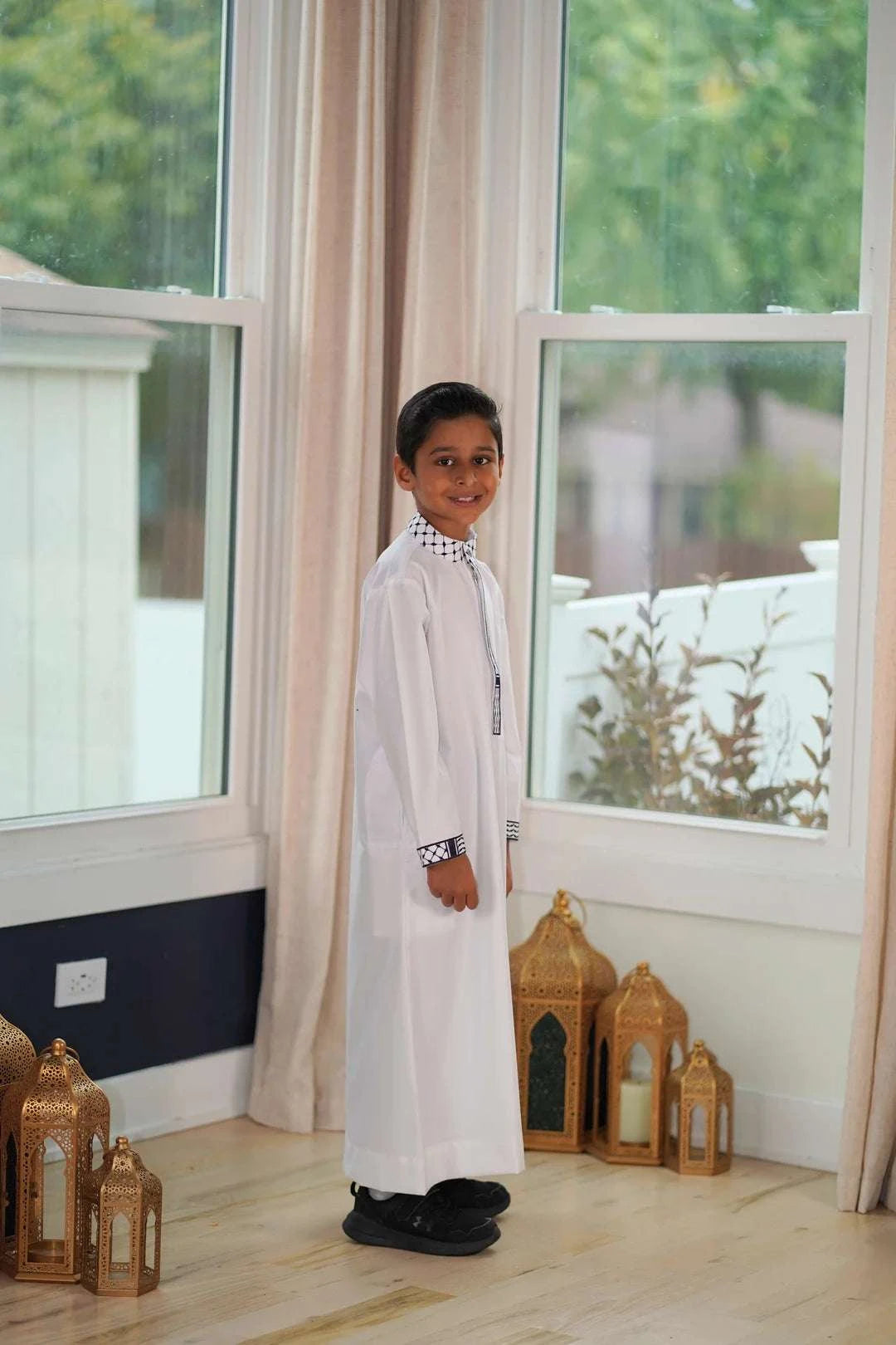 White thobe with Kufiya embroidery for boys, stitched pattern in close detail