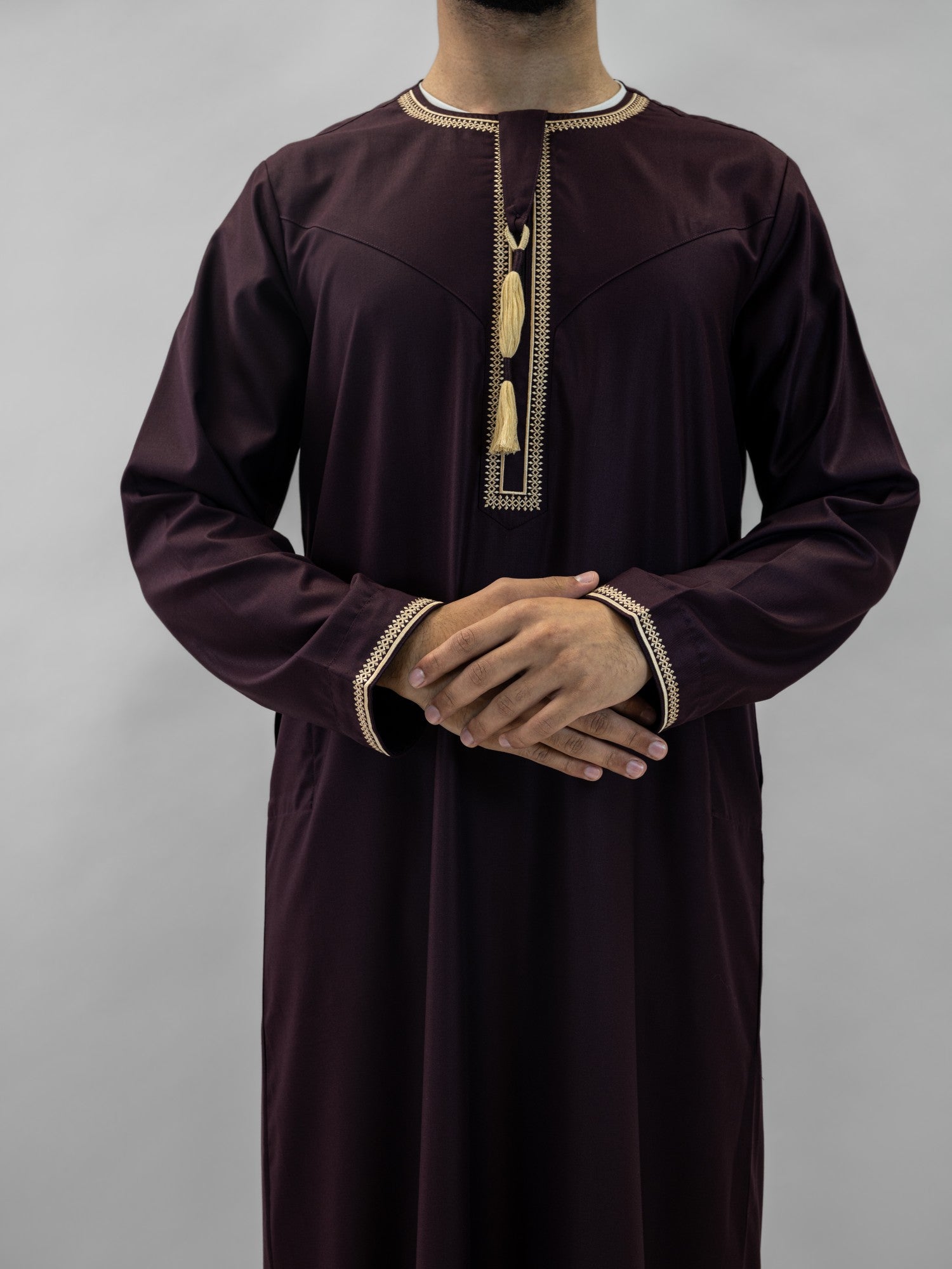 Burgundy emirati v neck with tarboush thobe for men, full front view