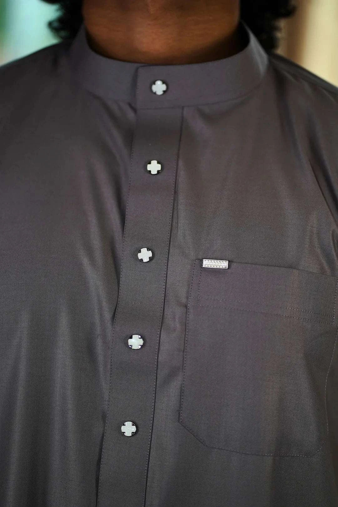 Charcoal thobe with mandarin collar for men, buttoned placket in close detail