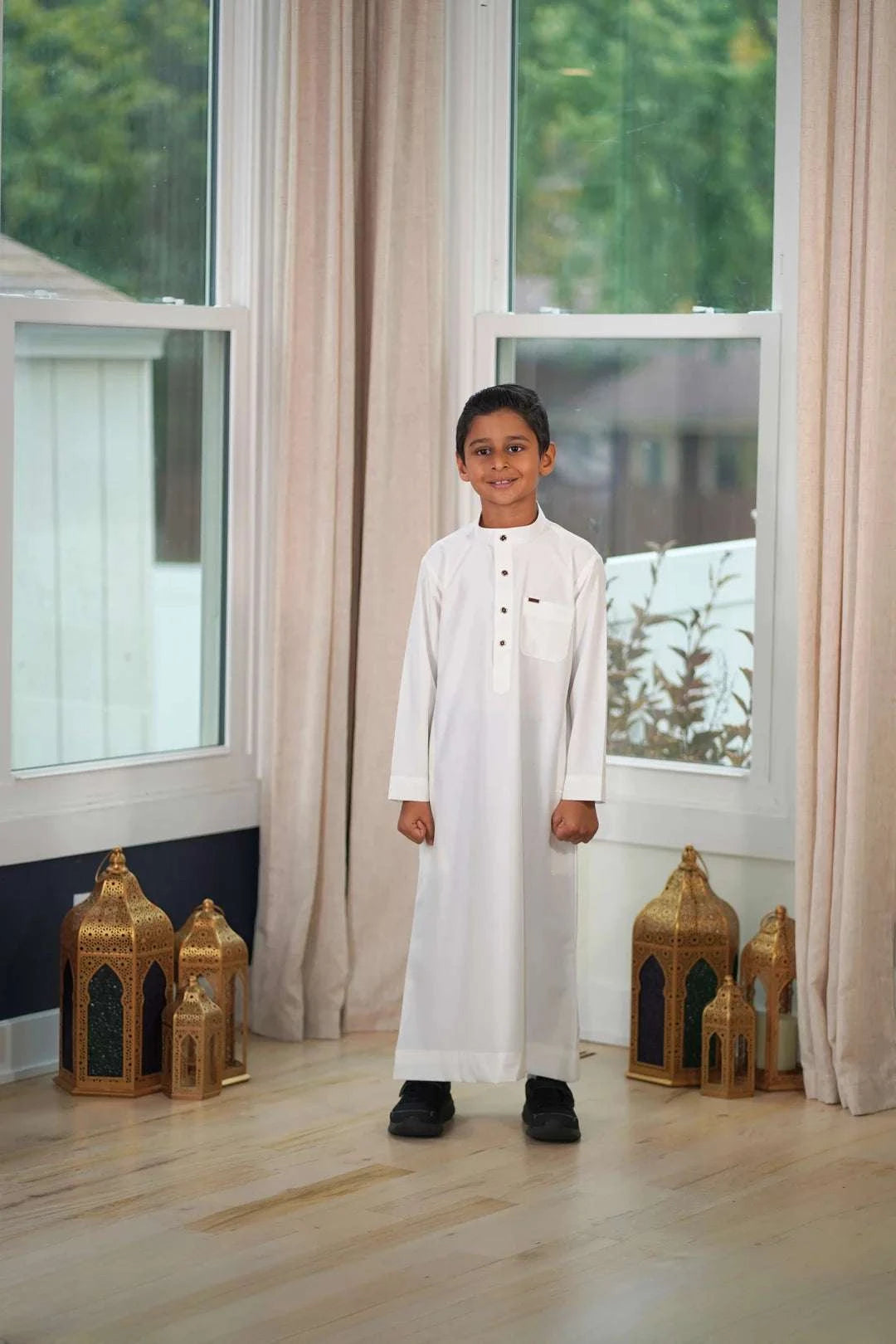 Cream jubba with mandarin collar for boys, buttoned placket in close detail