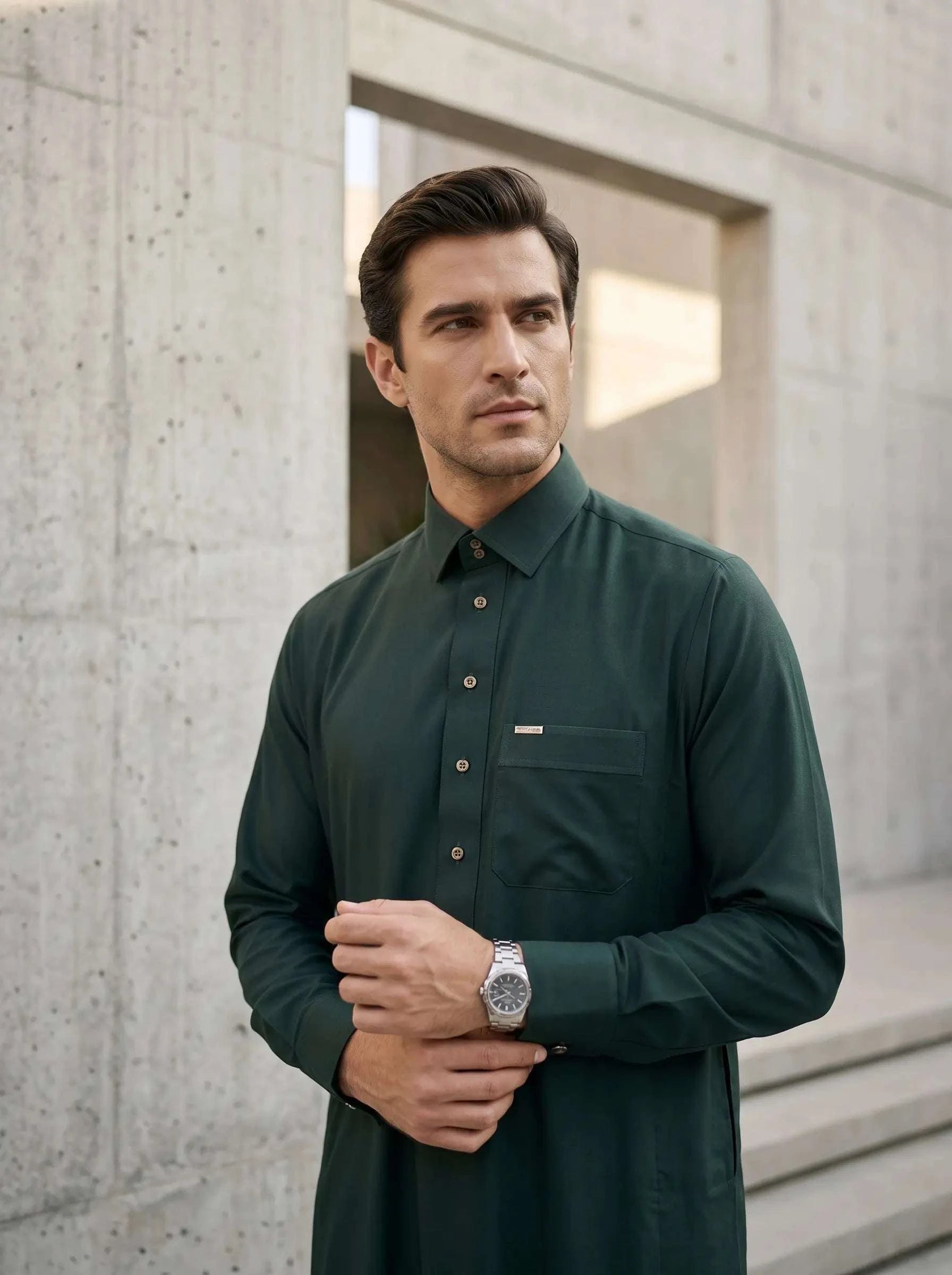 Forest green executive thobe with shirt collar for men, close-up of the fabric