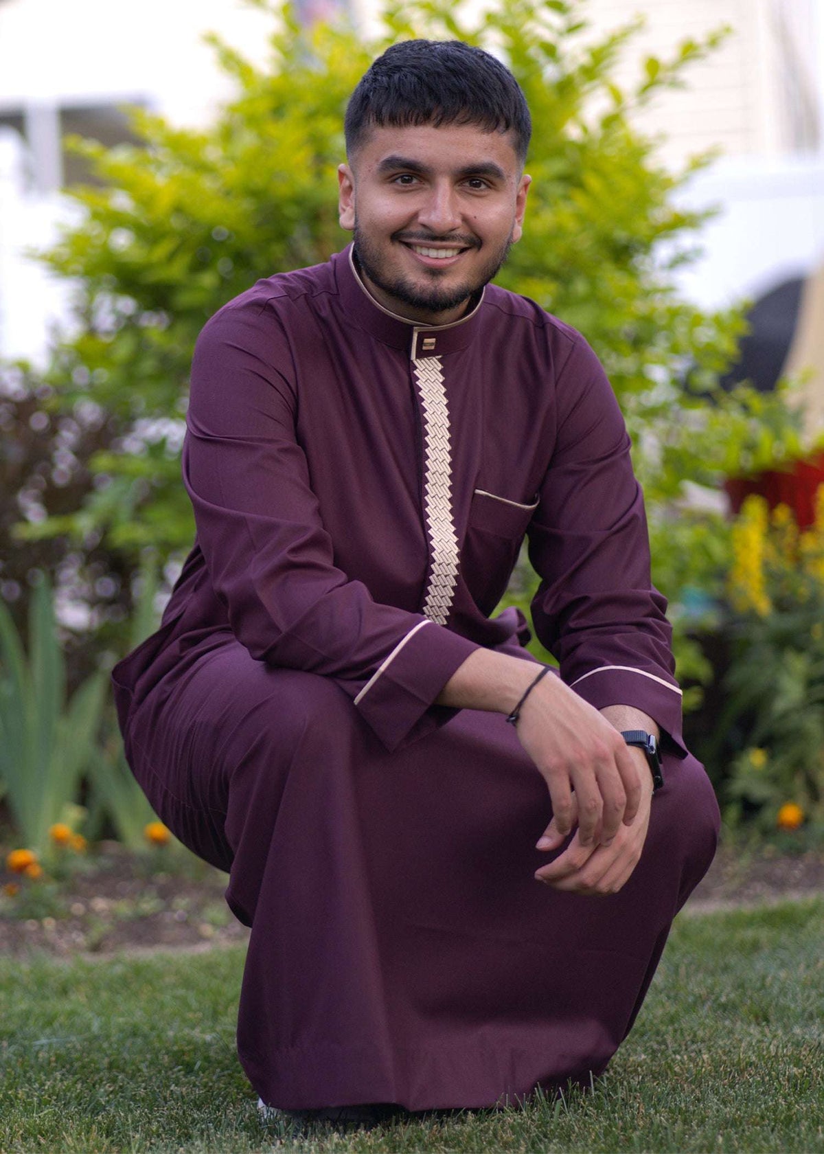 Maroon and gold embroidered thobe with mandarin collar for men, back view