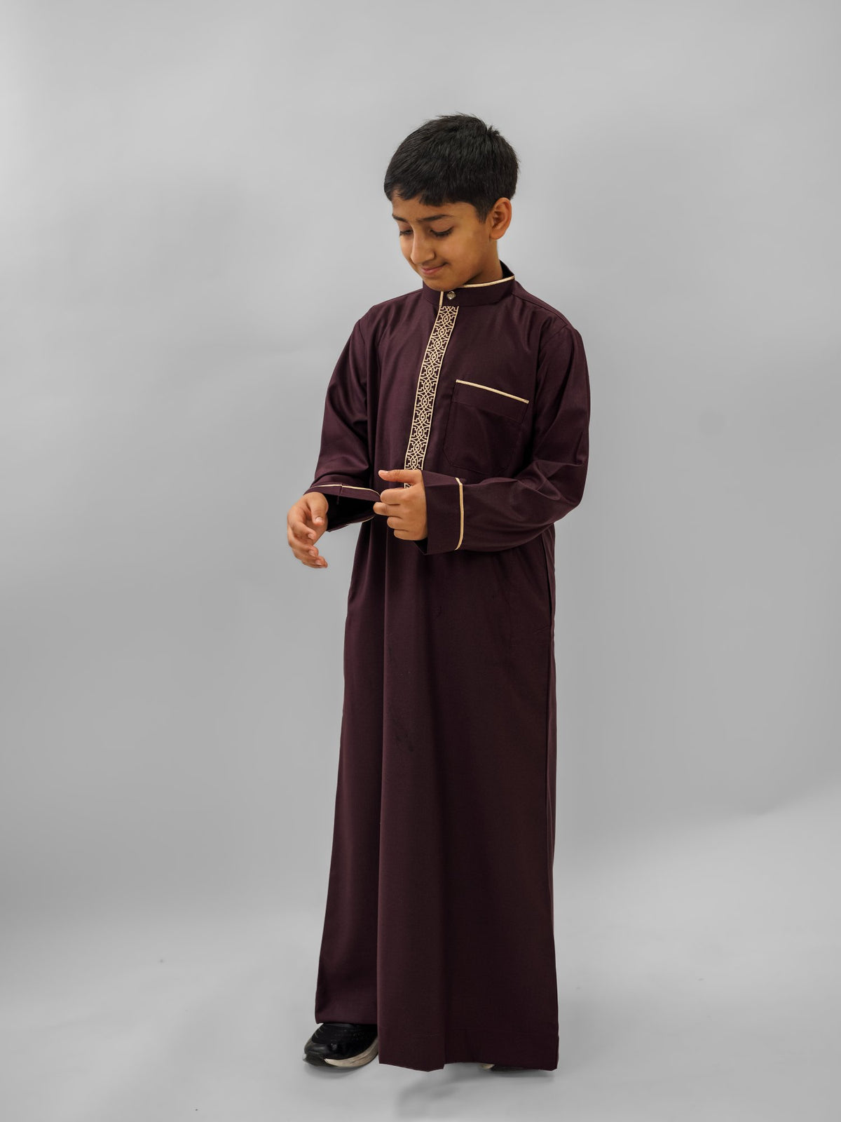 Maroon gold embroidered mandarin collar thobe for boys, back view