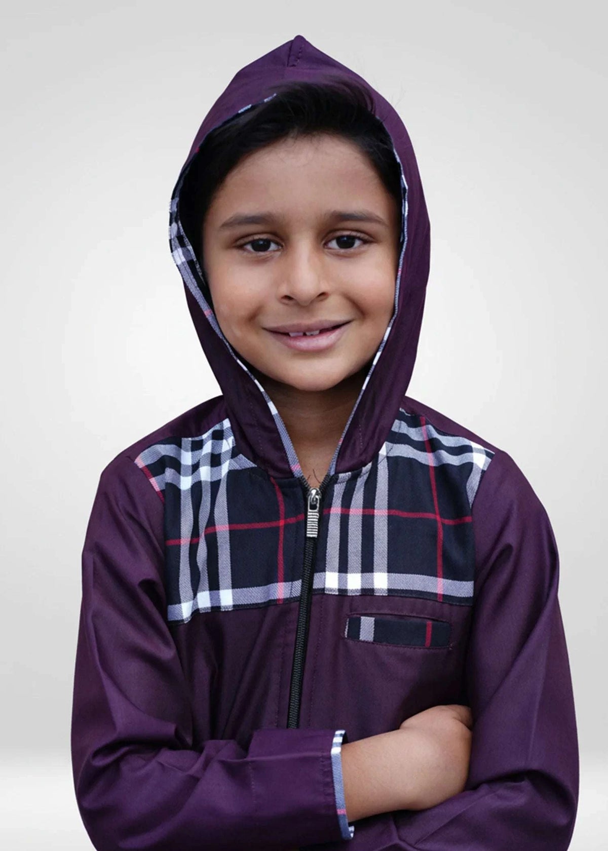 Maroon hoodie thobe with checkered hood for boys, close-up of the embroidered detailing