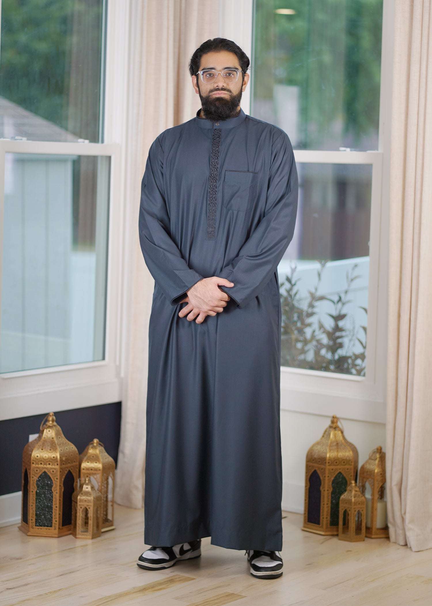 Slate blue embroidered thobe with mandarin collar for men, full front view
